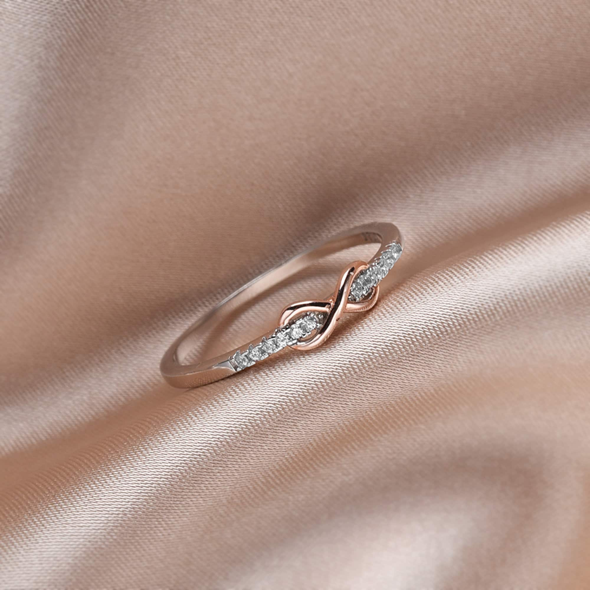 Anello Solitario Forever Unique con Diamante De Beers Ct. 0,46 Anello Solitario Forever Unique con Diamante De Beers Ct. 0,46
