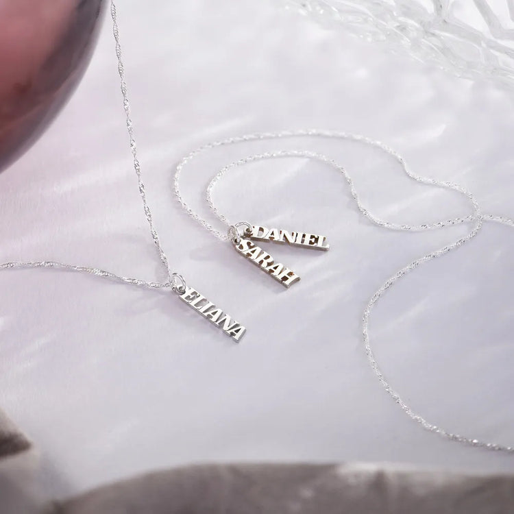 Collier de plaque signalétique en argent sterling 925 personnalisé avec 3 noms gravés à barre verticale, cadeau de famille