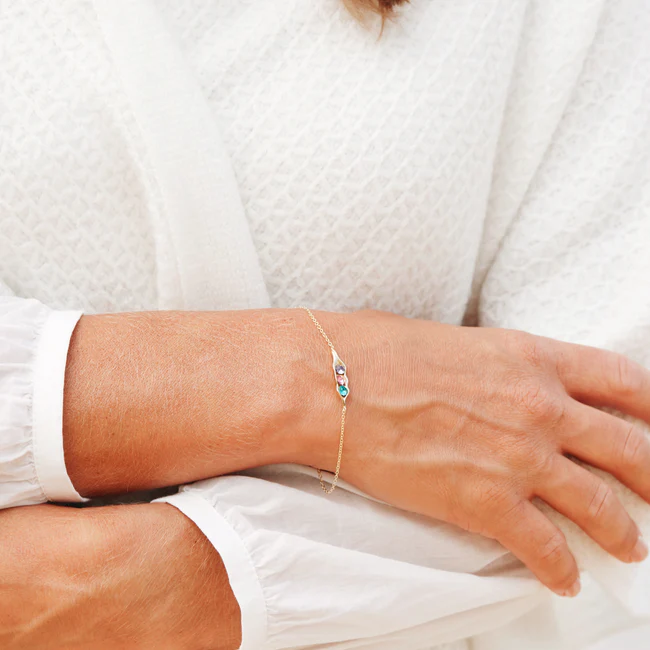 Bracelet en argent sterling 925 pierre de naissance pois dans un pod en or