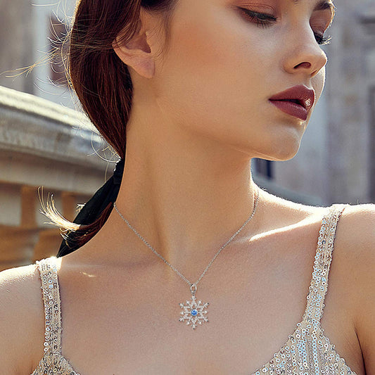 925 Sterling Silver Sparking Cubic Zirconia Snowflake Necklace
