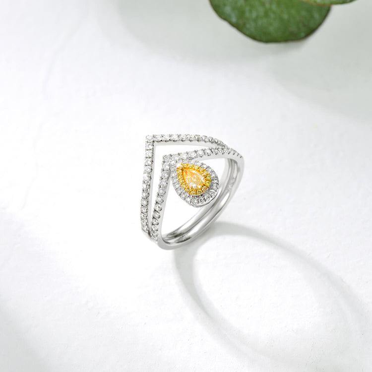 AU750 Classic Teardrop Yellow Diamond Ring Set