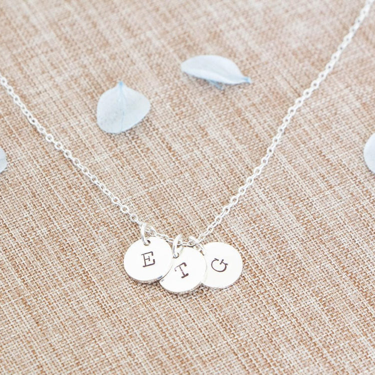 Collier cercle gravé initiale en argent sterling 925