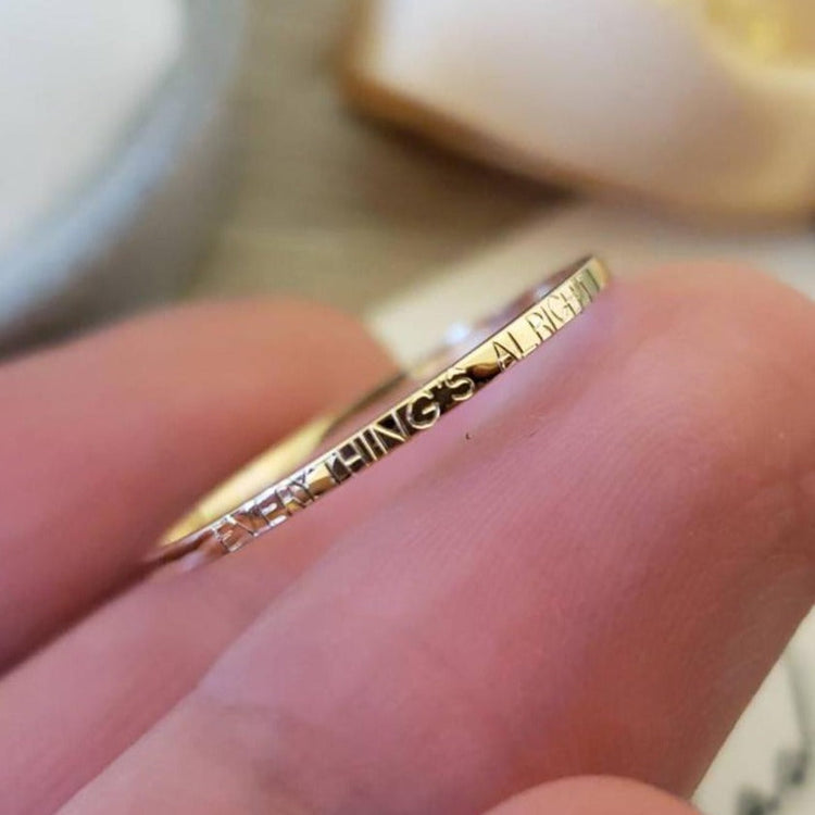 Bague gravée à bande fine personnalisée en argent sterling 925