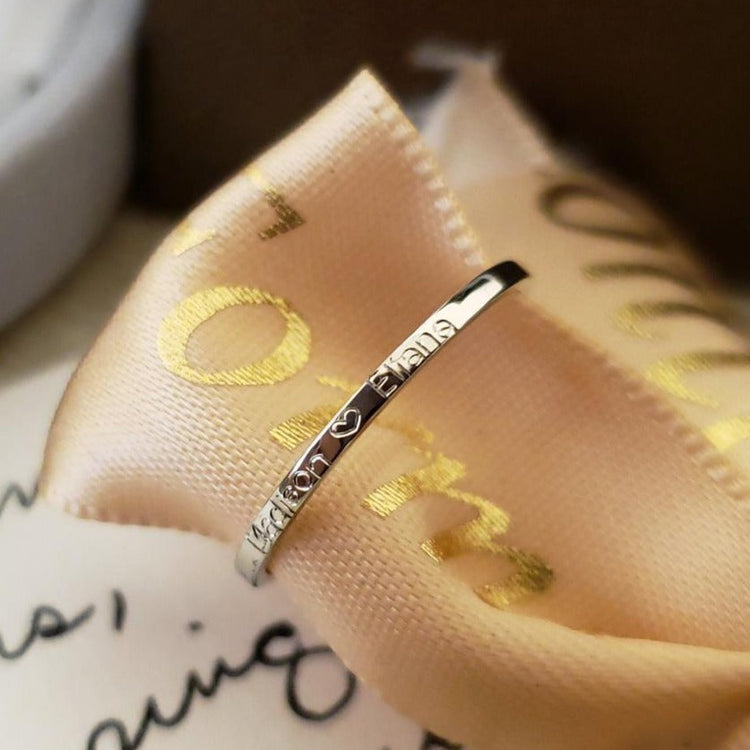 Bague gravée à bande fine personnalisée en argent sterling 925