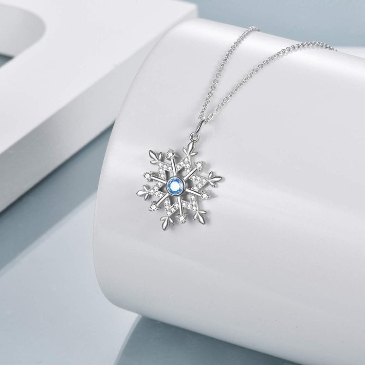 925 Sterling Silver Sparking Cubic Zirconia Snowflake Necklace